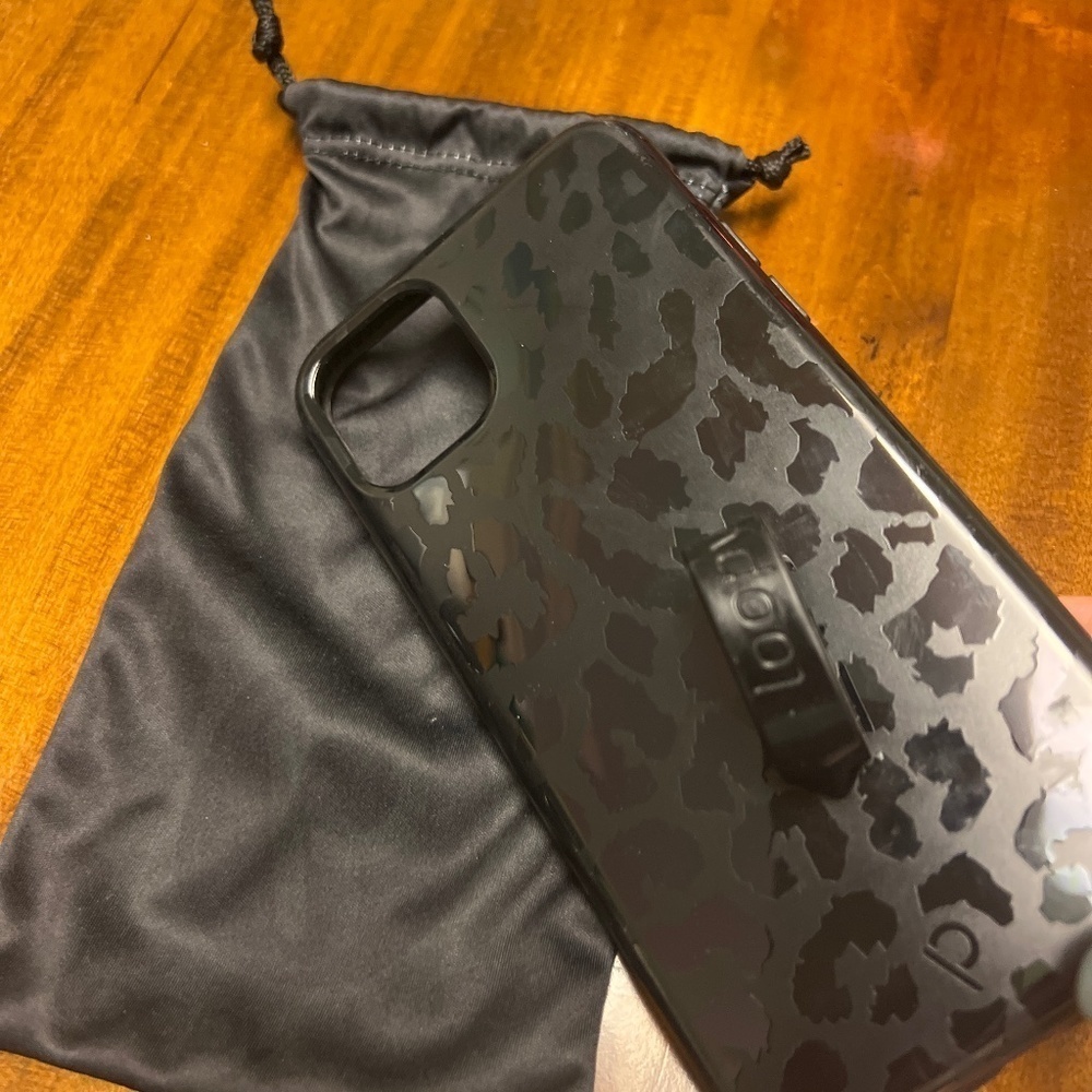 COPY - Loopy case for an I-Phone 11 Pro Max. Excellent condition.